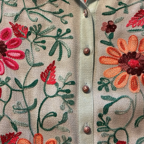 Tunic length button up blouse - Picture 5 of 8